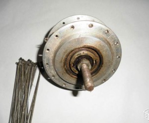 Moyeu de roue Peugeot 104